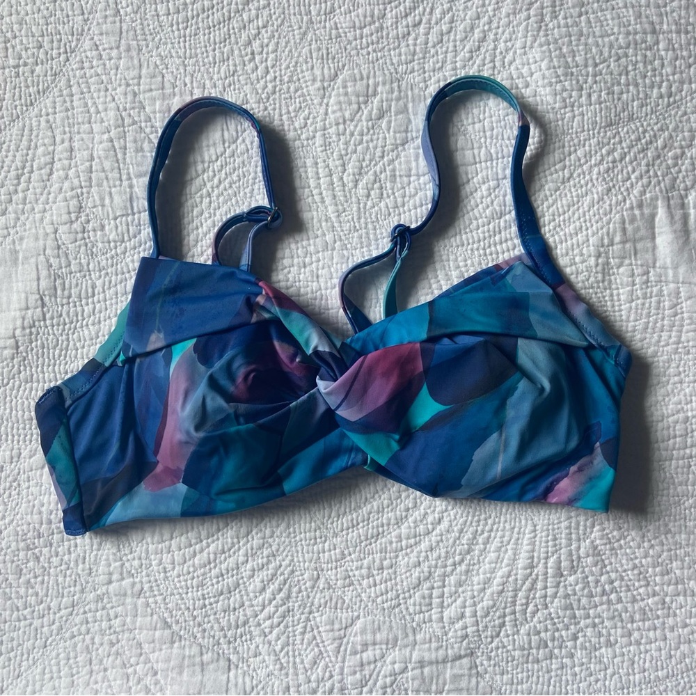 Athleta twist up swim top • size 34 B/C • Malibu print
